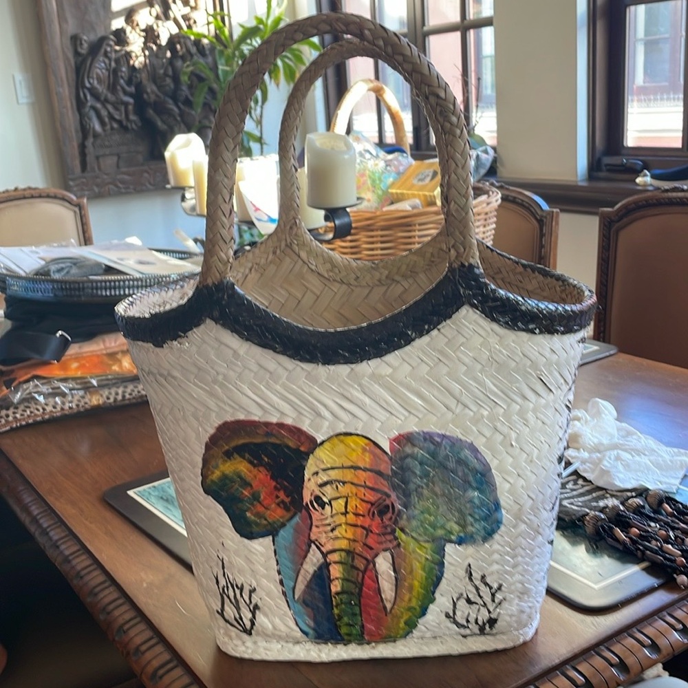 🌟🛍️HOST PICK🛍️🌟STUNNING HANDMADE BY THE MASAI MARA WICKER BASKET - Picture 5 of 8